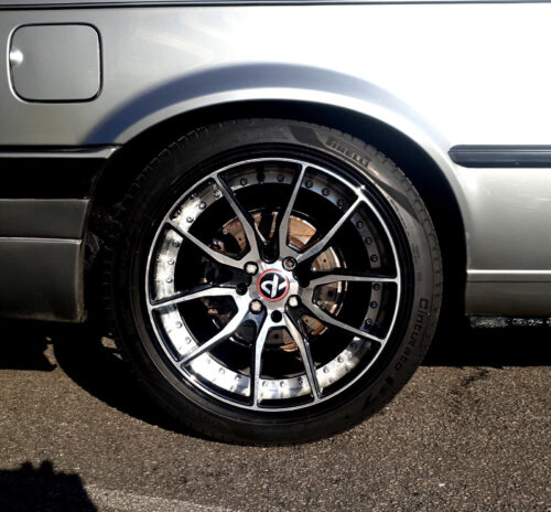 17x7 | 4x100/108 / 4x100/114.3 | FC009 - Gloss Black Machined Face Silver Inside
