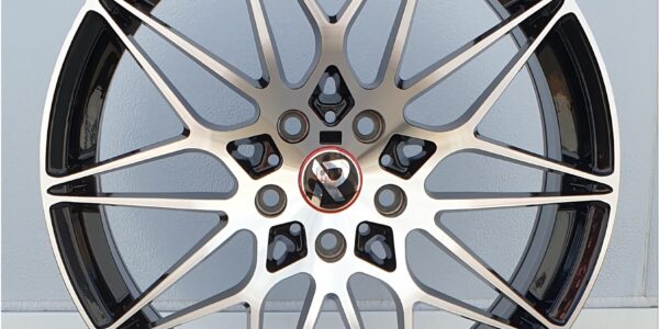 18x8 | 5x112 | FF23 - Gloss Black Machined Face