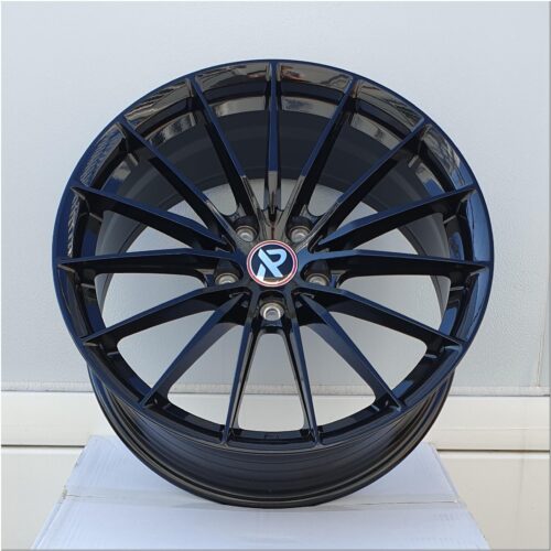 18x8 | 5x112 | FF26 - Gloss Black