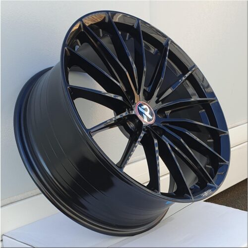 18x8 | 5x112 | FF26 - Gloss Black