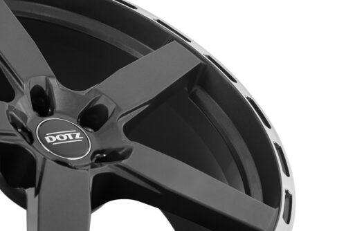 19x8 | 5x108 / 5x112 / 5x114.3 | MarinaBay Dark - Gunmetal Polished Lip