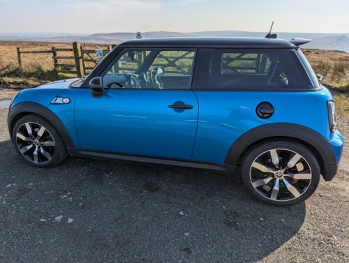 17x7 | 4x100 | FC707 - Gloss Black Machined Face (Bermuda only)